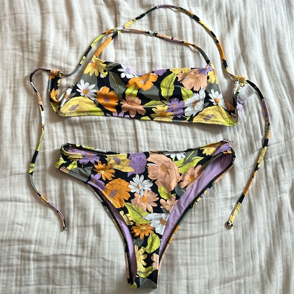 Eidon Bikini - Picture 1 of 4